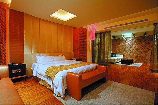 Hip Spa Motel Taichung Extérieur photo