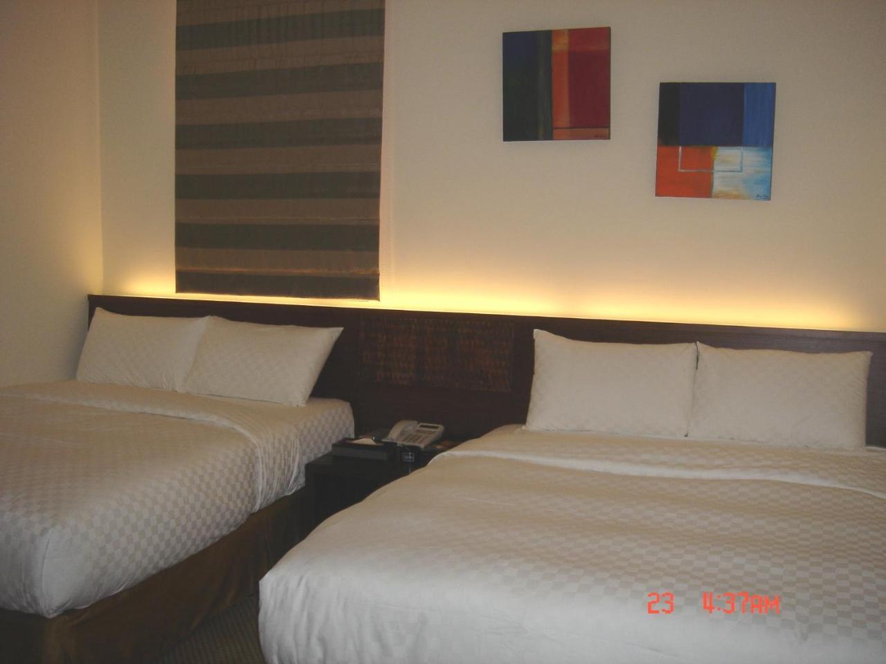 Hip Spa Motel Taichung Extérieur photo