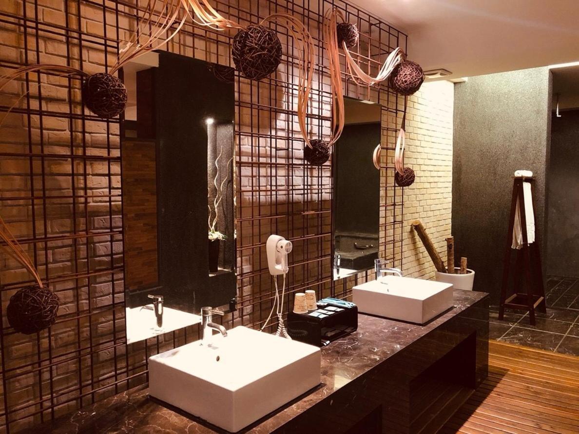 Hip Spa Motel Taichung Extérieur photo
