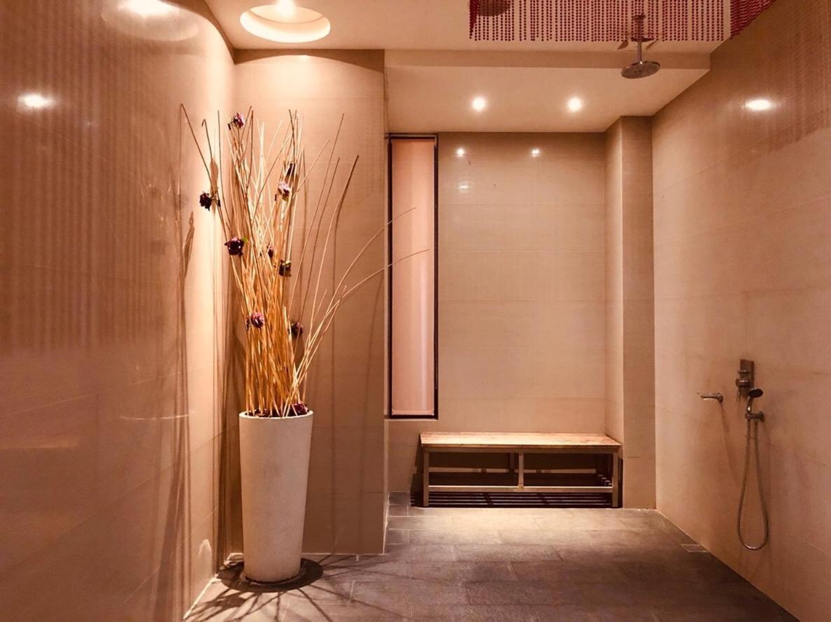 Hip Spa Motel Taichung Extérieur photo